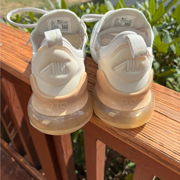 Nike Air Max 270
Light Bone Sail Coconut Milk Sesame (Women's)11 - Picture 6 of 8